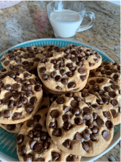 Cookie com gotas de chocolate