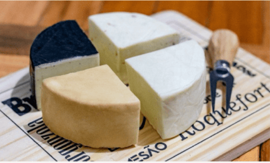 Kit Parmesão (Defumado, Ervas, Capa Preta, Fresco)