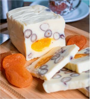 Requeijão com Damasco e Avelãs