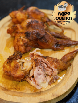 Asa Recheada (Presunto, mussarela e bacon)